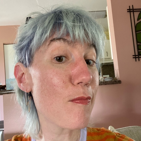 Meet your Posher, Heather - Picture 2 of 6